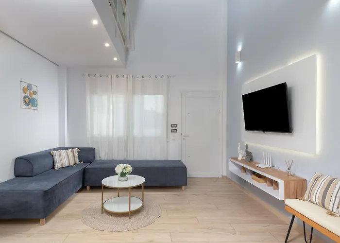 La Luna Suites