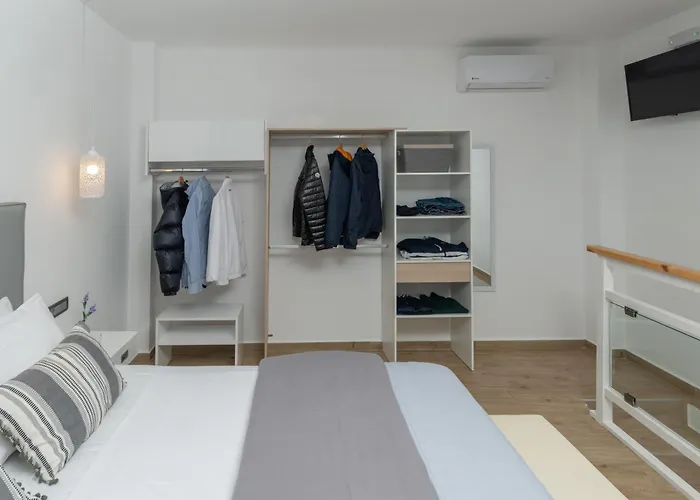 La Luna Suites